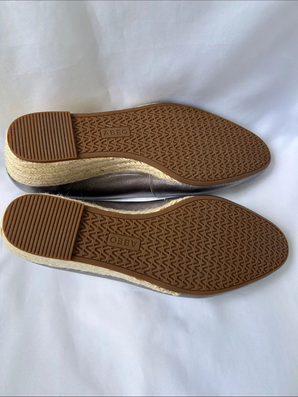 Abeo metallic silver